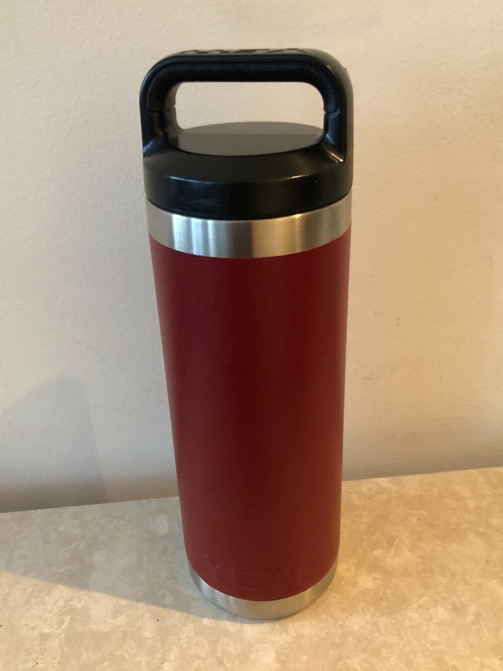 YETI 18 oz - Crimson Maroon Red Stainless Steel Travel Hiking Bottle  Mug - Picture 2 of 9